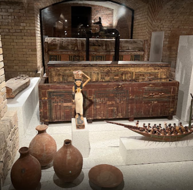 Egyptian Museum and Papyrus Collection müzesi