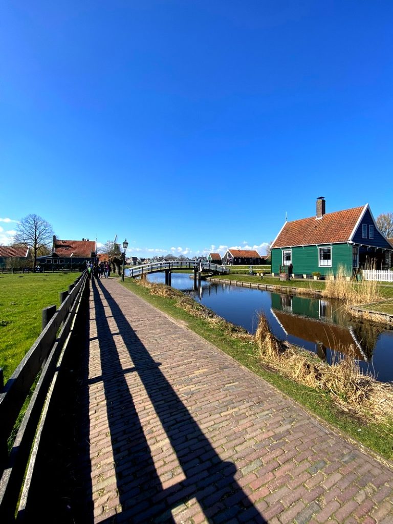 zaandam nerede kalınır