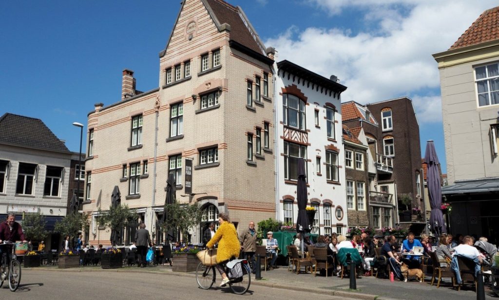 Dordrecht Şehrinde Yemek Yenilecek Yerler