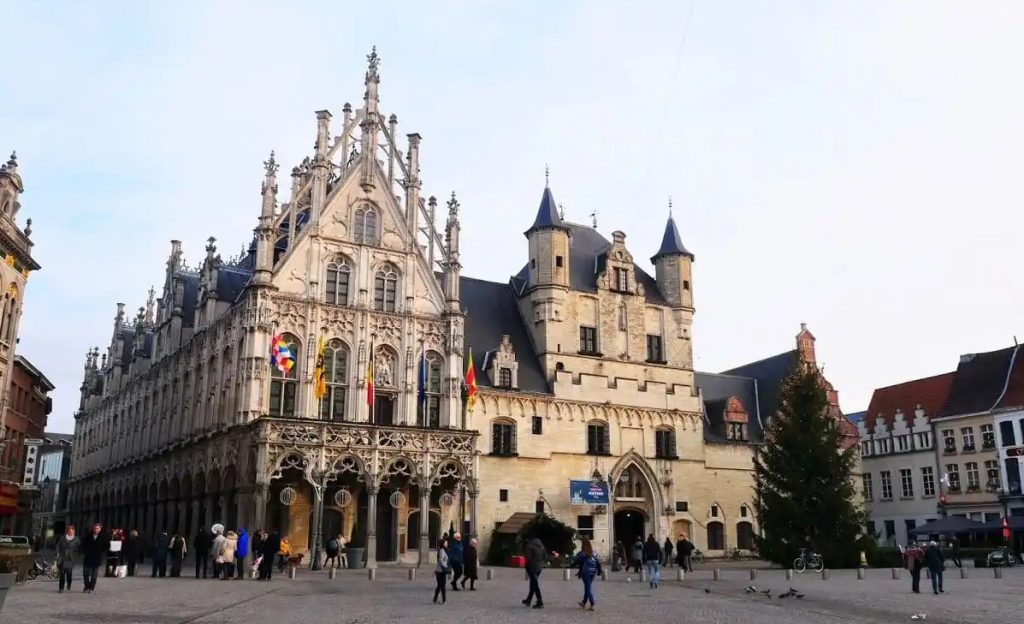 Mechelen gezilecek yerler