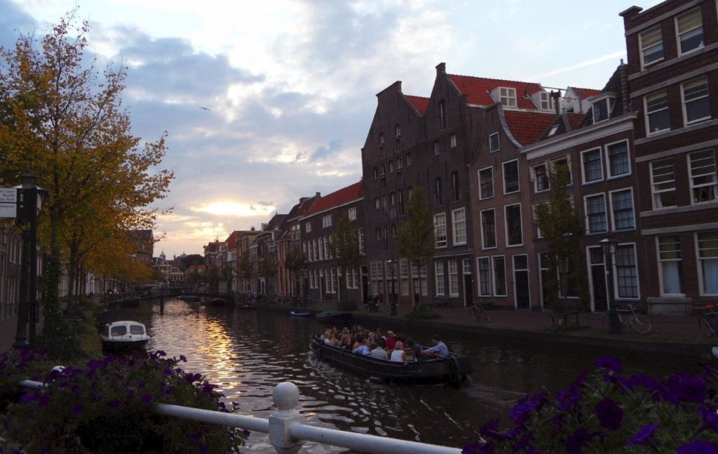 leiden nerede kalınır